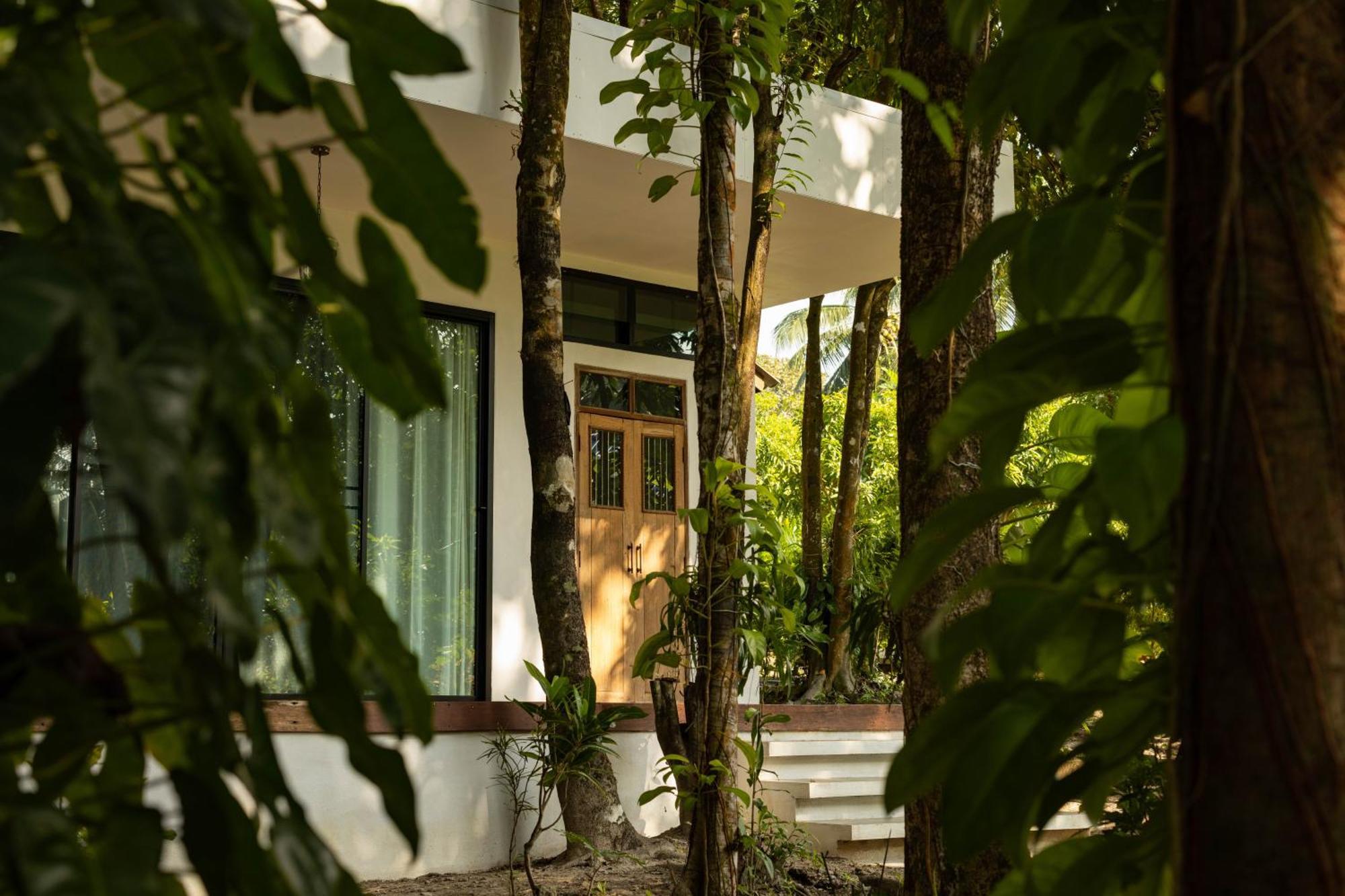 Barefoot Project Formerly Baan Klong Kleng Koh Phayam Bagian luar foto